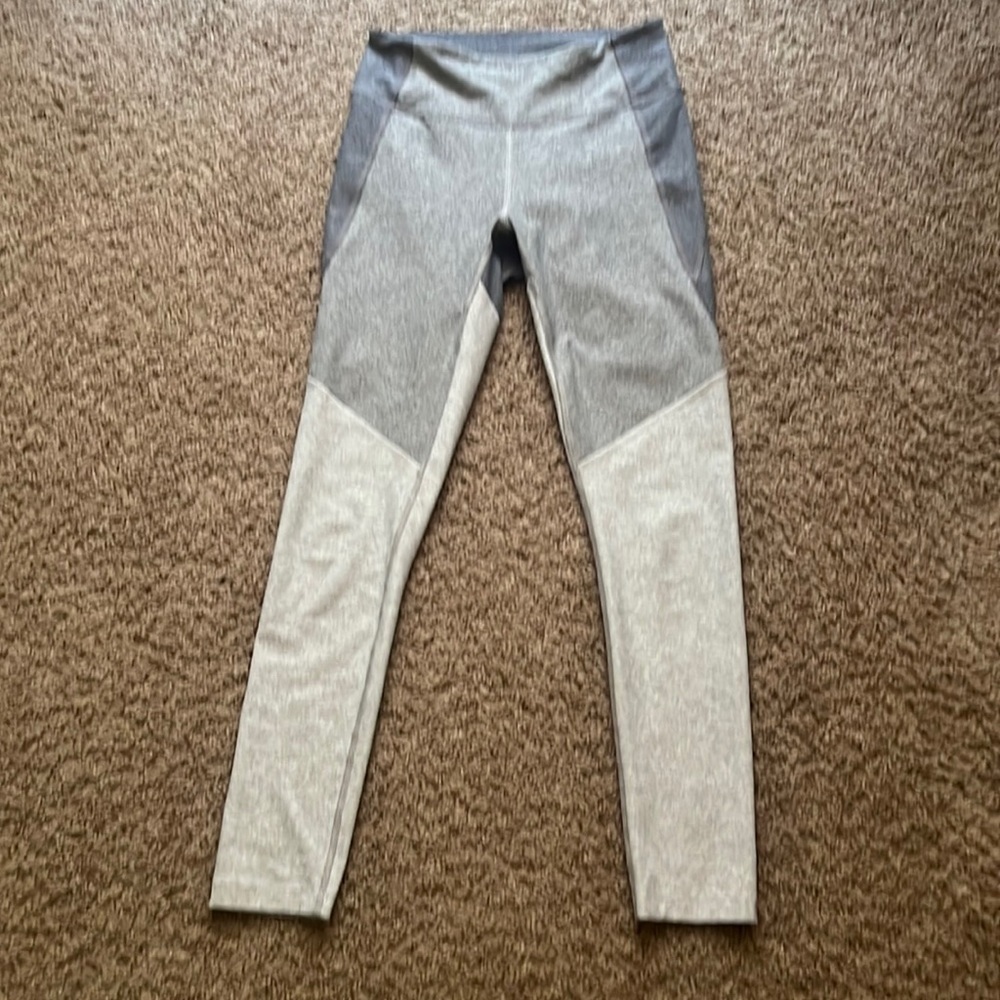 Outdoor voices gray tricolor leggings. Size small. EUC